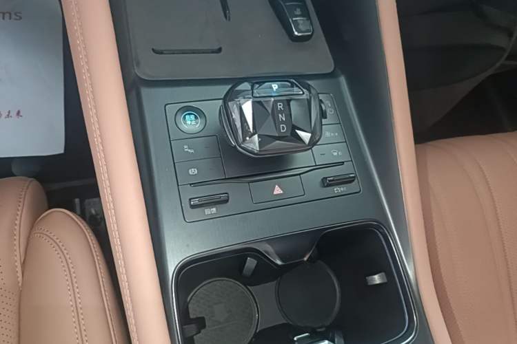 Used BYD Song L EV 2024 550 km Excellence Version Gear Lever