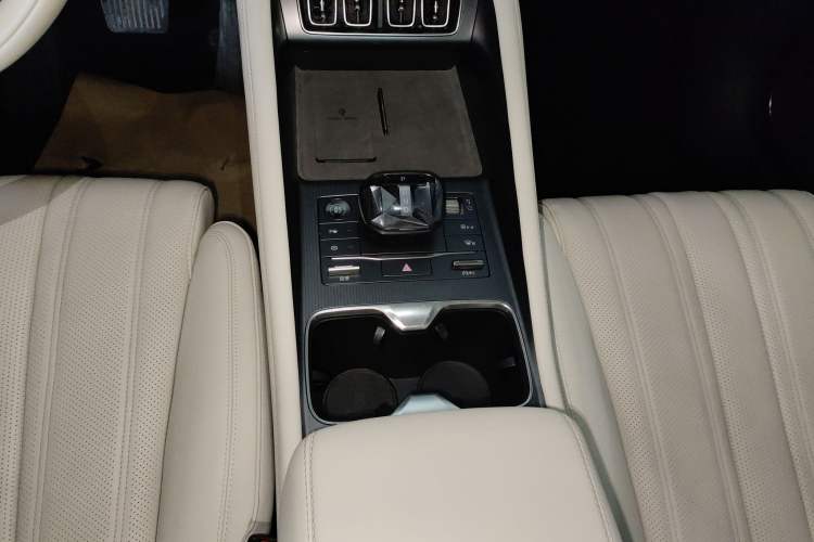 Used BYD Song L EV 2024 662 km Excellence Version Gear Lever