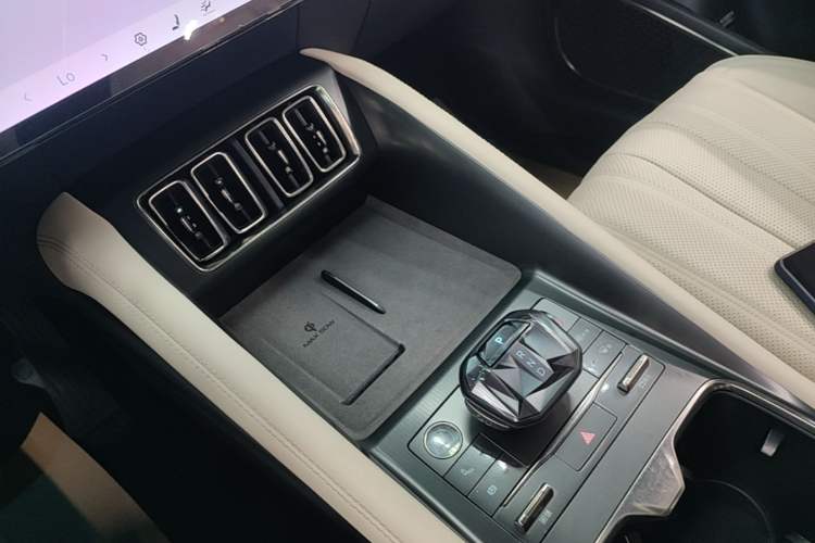 Used BYD Song L EV 2024 550km Beyond Edition Gear Lever