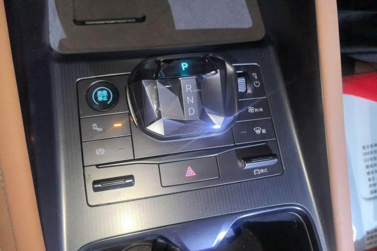 Used BYD Song L EV 2024 550 km Excellence Version Gear Lever