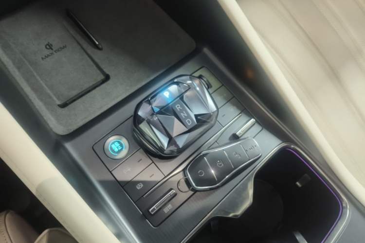 Used BYD Song L EV 2024 662 km Excellence Version Gear Lever
