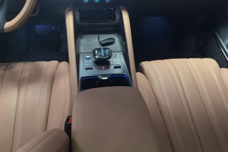 Used BYD Song L EV 2024 550 km Excellence Version Gear Lever