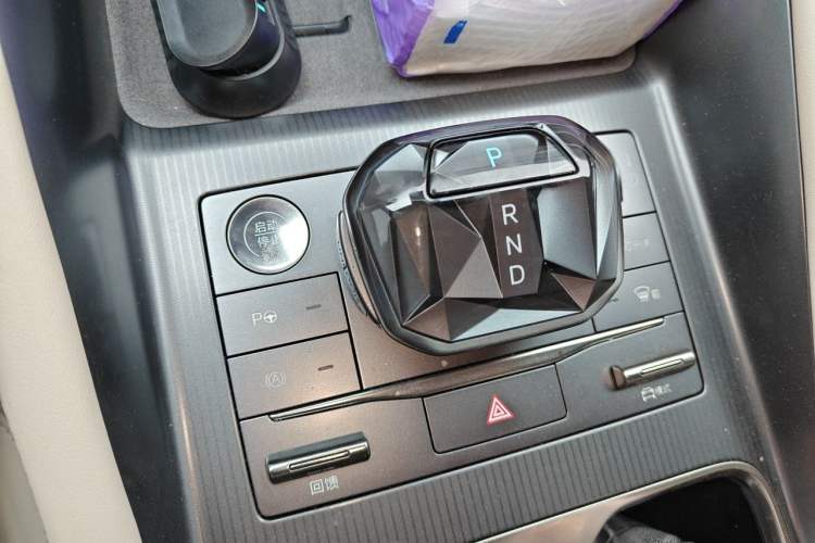 Used BYD Song L EV 2024 662 km Excellence Version Gear Lever