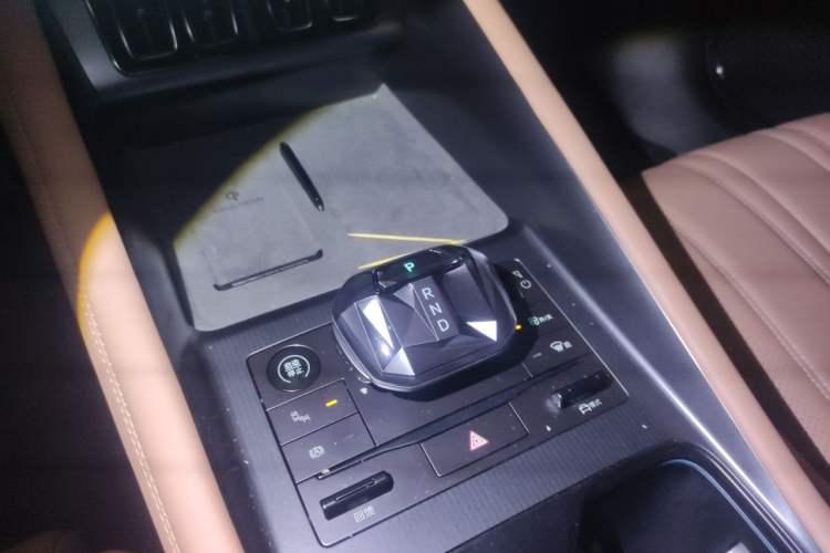 Used BYD Song L EV 2024 550 km Excellence Version Gear Lever
