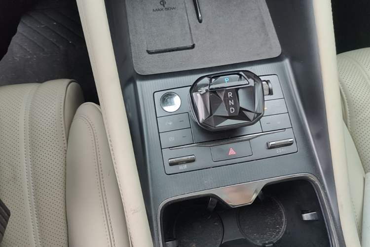 Used BYD Song L EV 2024 662 km Excellence Version Gear Lever