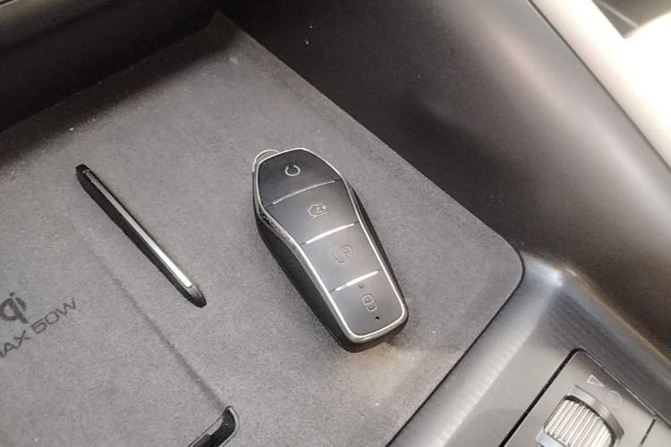 Used BYD Song L EV 2024 662 km Excellence Version Interior 1
