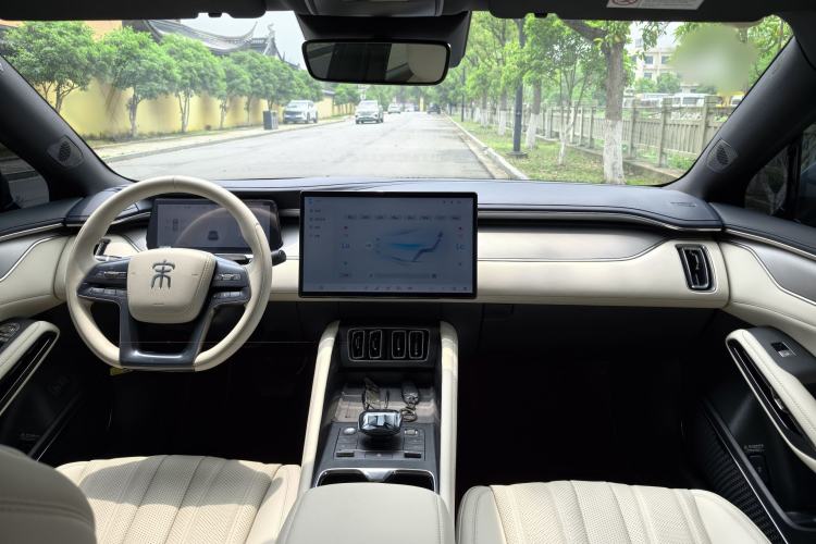 Used BYD Song L EV 2024 550km Beyond Edition Interior 4