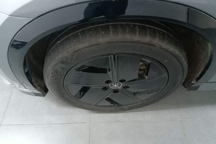 Used BYD Song L EV 2024 550km Beyond Edition Left Front Wheel Hub