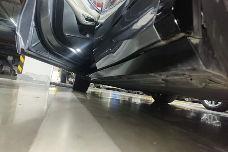 Used BYD Song L EV 2024 662 km Excellence Version Left Side Sill