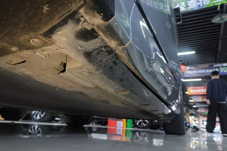 Used BYD Song L EV 2024 550 km Excellence Version Left Side Sill