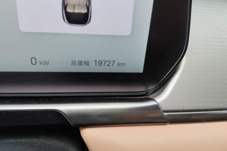 Used BYD Song L EV 2024 662 km Excellence Version Odometer Close Up