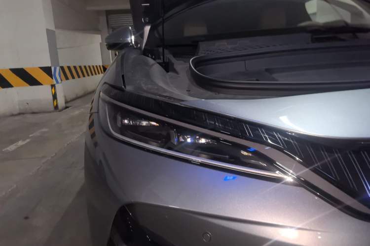 Used BYD Song L EV 2024 550 km Excellence Version Right Front Headlight