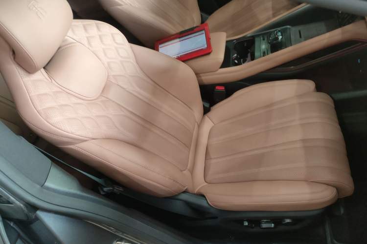 Used BYD Song L EV 2024 550 km Excellence Version Right Front Seat