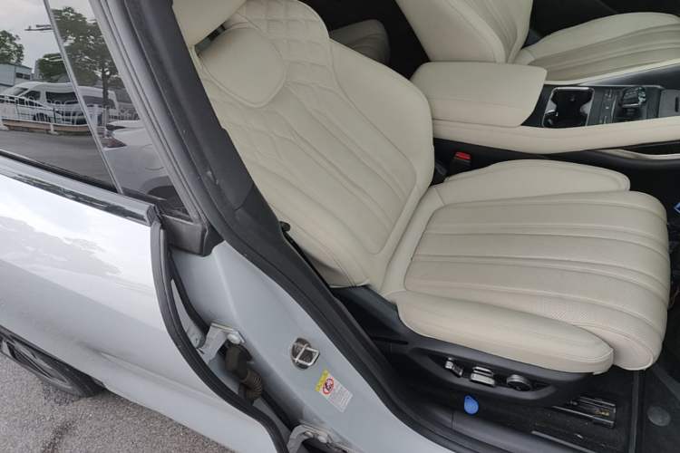Used BYD Song L EV 2024 662 km Excellence Version Right Front Seat