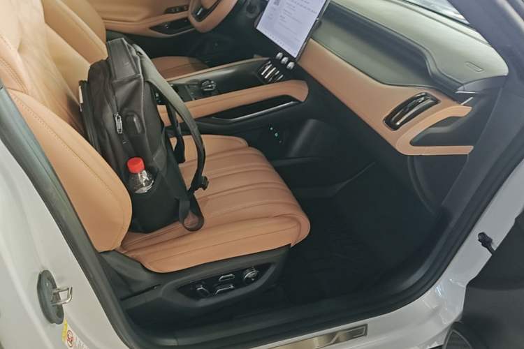 Used BYD Song L EV 2024 662 km Excellence Version Right Front Seat