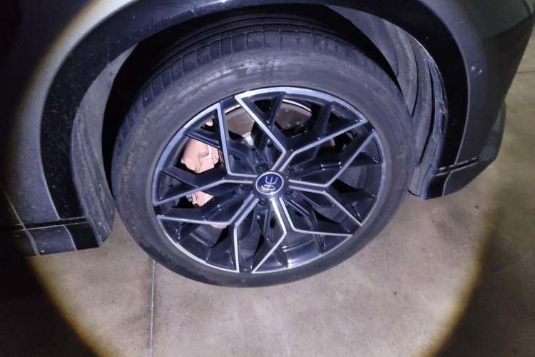 Used BYD Song L EV 2024 602 km All-Wheel-Drive Excellence Version Right Front Wheel Hub