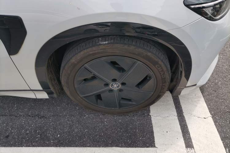 Used BYD Song L EV 2024 550km Beyond Edition Right Front Wheel Hub