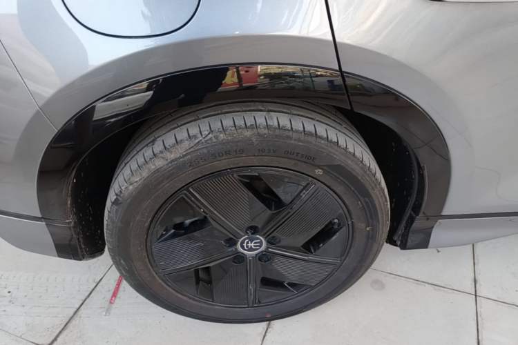 Used BYD Song L EV 2024 550km Beyond Edition Right Rear Wheel Hub