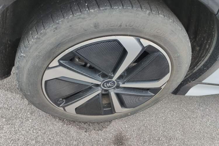 Used BYD Song L EV 2024 662 km Excellence Version Right Rear Wheel Hub