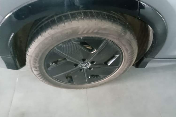 Used BYD Song L EV 2024 550km Beyond Edition Right Rear Wheel Hub