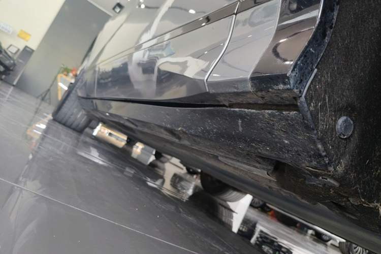 Used BYD Song L EV 2024 662 km Excellence Version Right Side Sill