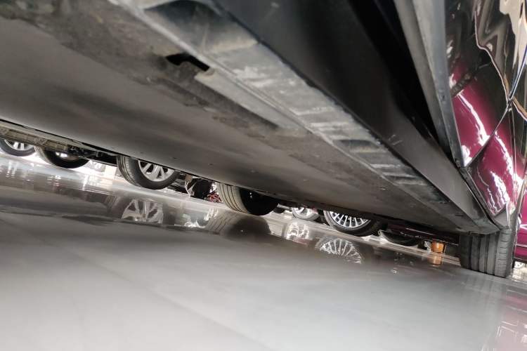 Used BYD Song L EV 2024 662 km Excellence Version Right Side Sill