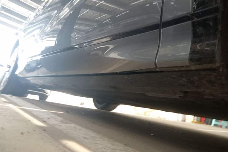 Used BYD Song L EV 2024 662 km Excellence Version Right Side Sill