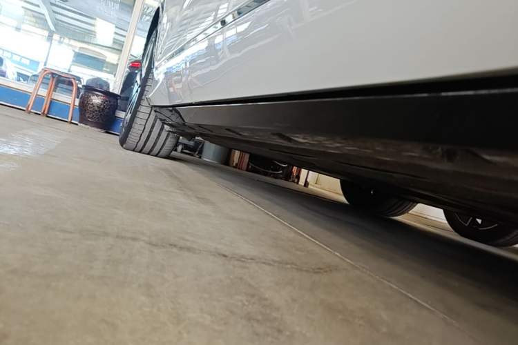 Used BYD Song L EV 2024 662 km Excellence Version Right Side Sill