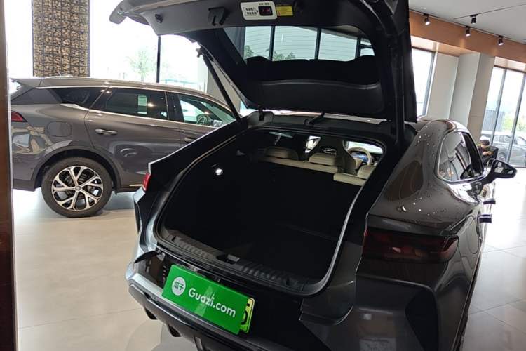 Used BYD Song L EV 2024 662 km Beyond Edition Trunk