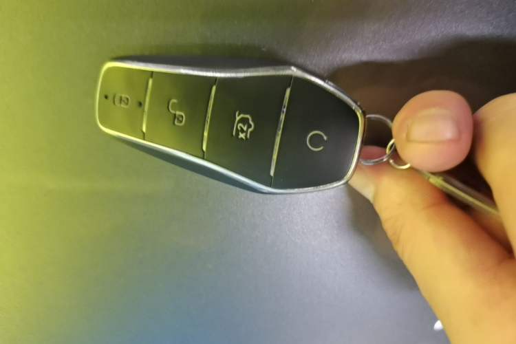 Used BYD Song L EV 2024 662 km Excellence Version Vehicle Key
