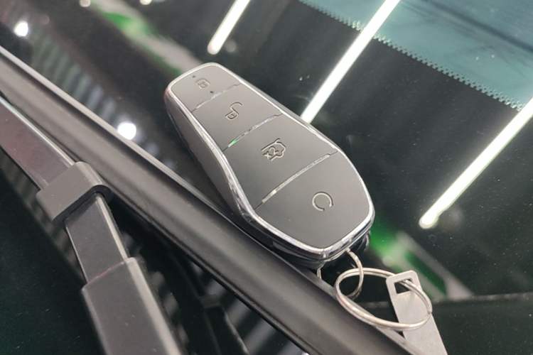 Used BYD Song L EV 2024 550km Beyond Edition Vehicle Key