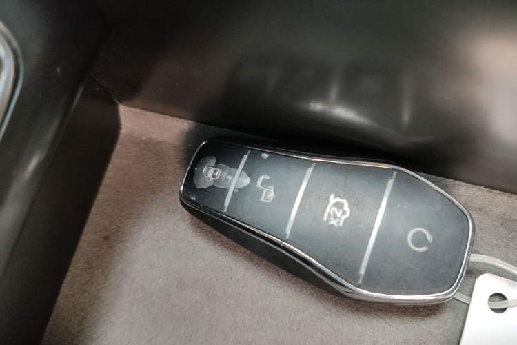 Used BYD Song L EV 2024 662 km Excellence Version Vehicle Key