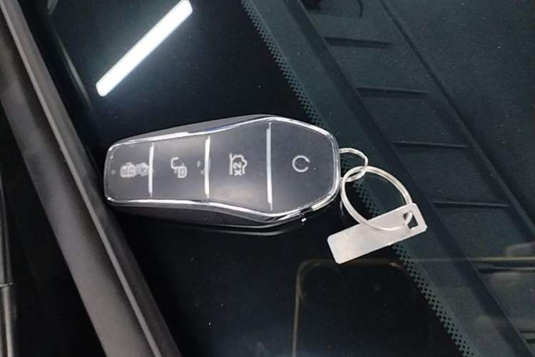 Used BYD Song L EV 2024 550km Beyond Edition Vehicle Key
