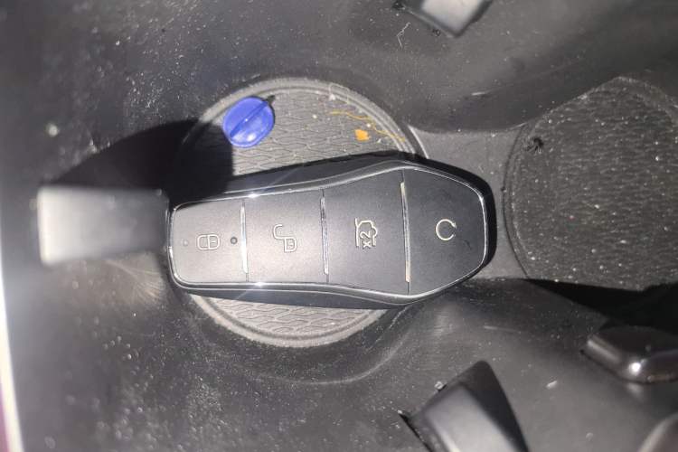 Used BYD Song L EV 2024 550 km Excellence Version Vehicle Key