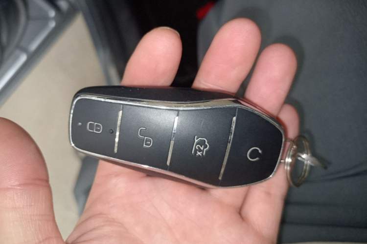 Used BYD Song L EV 2024 662 km Excellence Version Vehicle Key