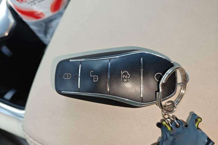 Used BYD Song L EV 2024 662 km Excellence Version Vehicle Key