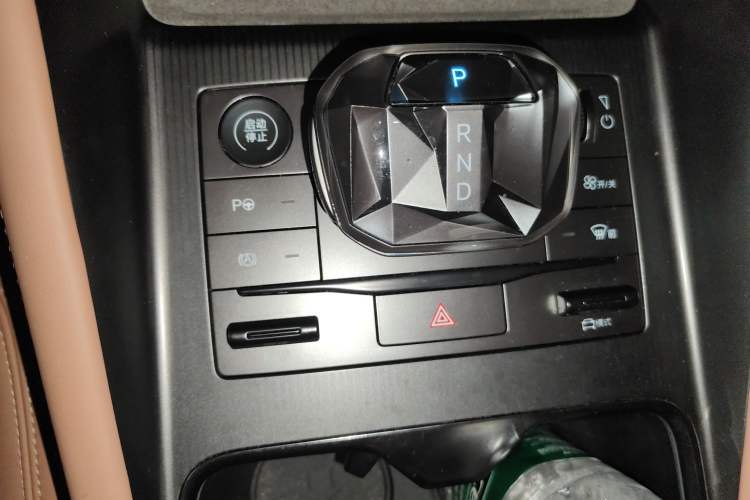Used BYD Song L EV 2024 662 km Excellence Version Gear Lever