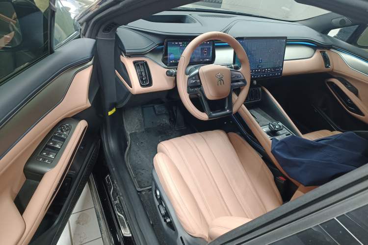 Used BYD Song L EV 2024 662 km Excellence Version Interior 3