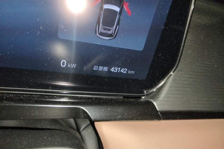 Used BYD Song L EV 2024 662 km Excellence Version Odometer Close Up