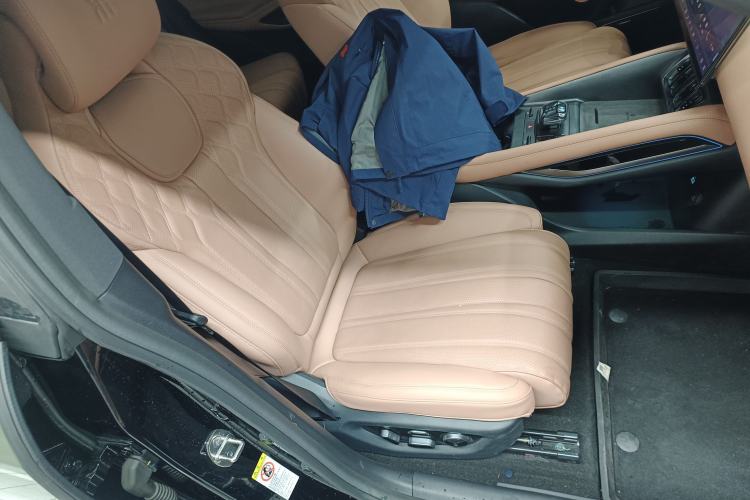 Used BYD Song L EV 2024 662 km Excellence Version Right Front Seat