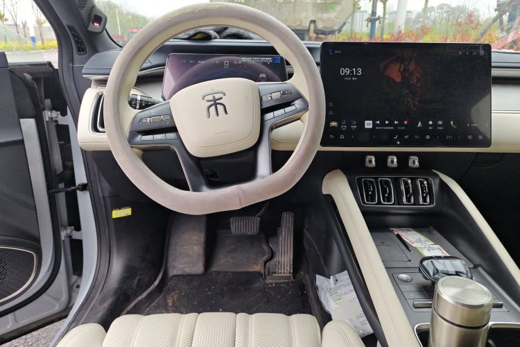 Used BYD Song L EV 2024 550 km Excellence Version Center Console