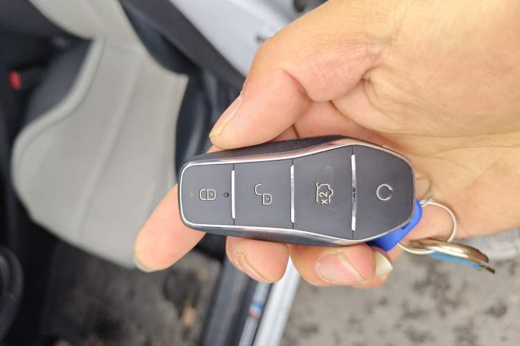 Used BYD Song L EV 2024 550 km Excellence Version Vehicle Key