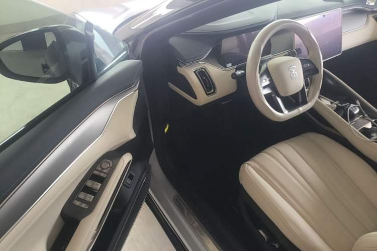 Used BYD Song L EV 2024 662 km Beyond Edition Driver Seat