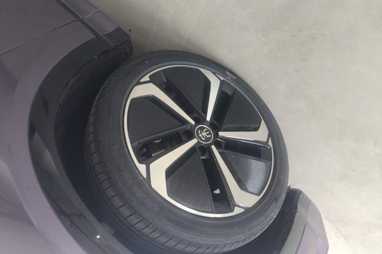 Used BYD Song L EV 2024 662 km Beyond Edition Left Front Wheel Hub
