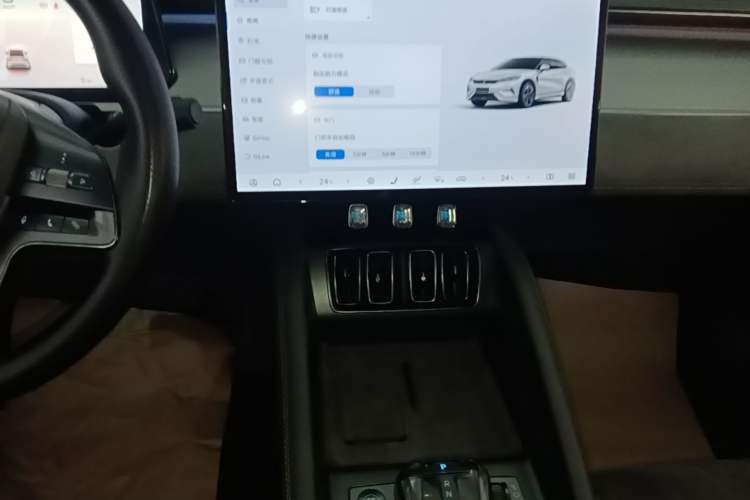 Used BYD Song L EV 2024 602 km All-Wheel-Drive Excellence Version Audio And AC Panel