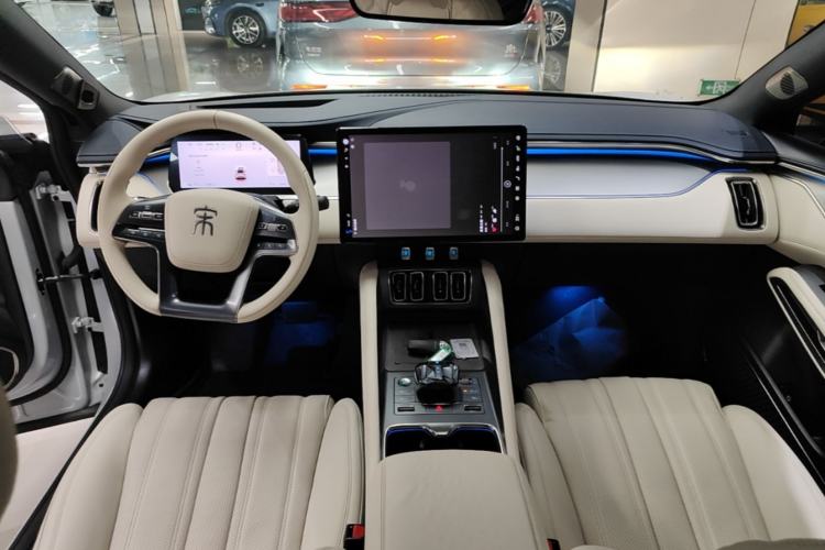 Used BYD Song L EV 2024 662 km Excellence Version Center Console