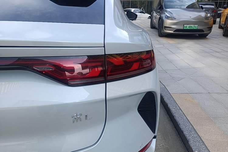 Used BYD Song L EV 2024 550 km Excellence Version Exterior 3