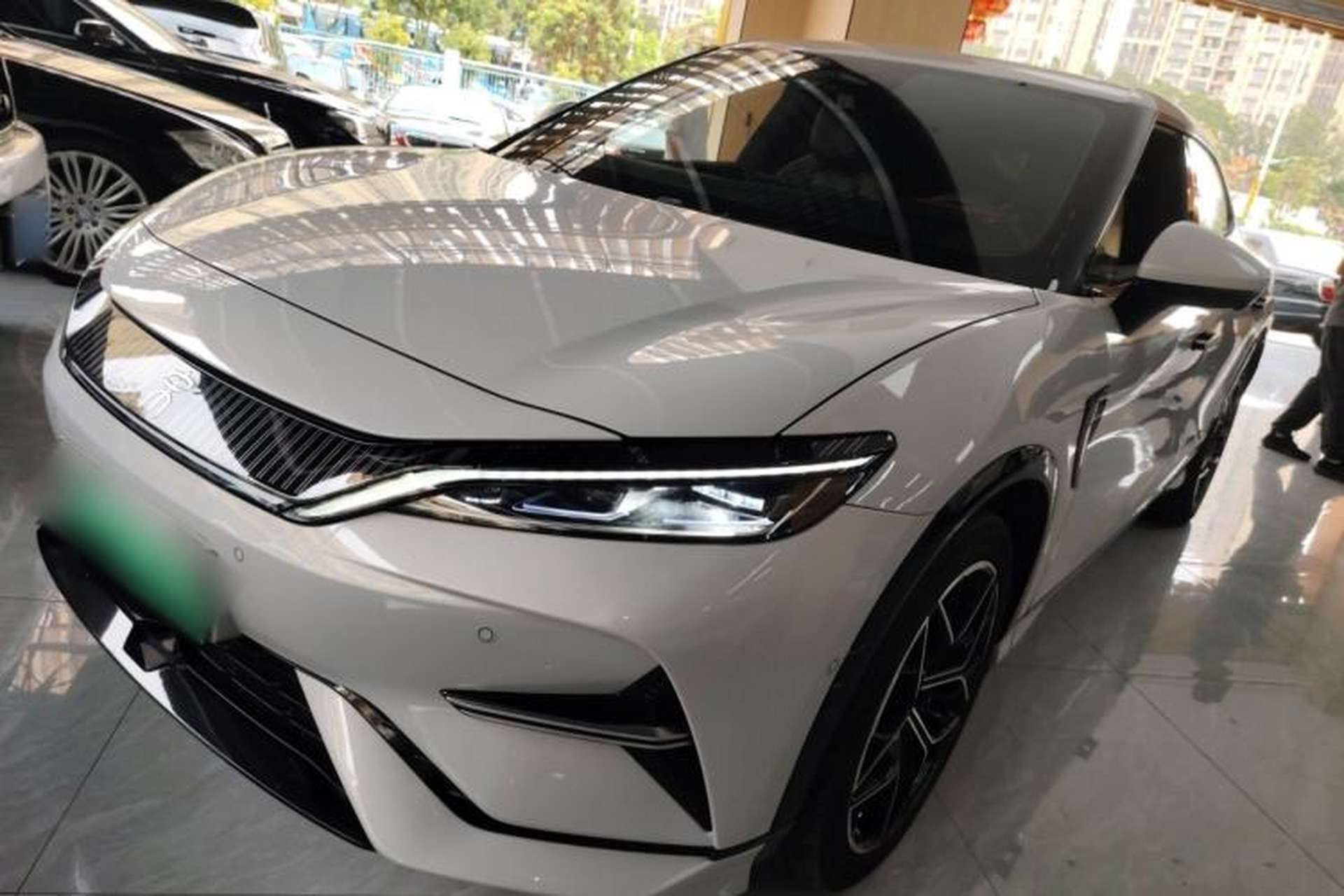 Used BYD Song L EV 2024 602 km All-Wheel-Drive Excellence Version Front Left 45 Deg