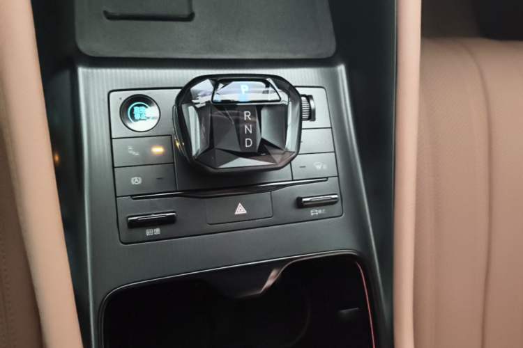 Used BYD Song L EV 2024 550 km Excellence Version Gear Lever