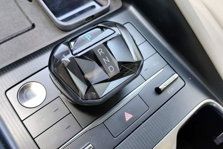 Used BYD Song L EV 2024 662 km Excellence Version Gear Lever